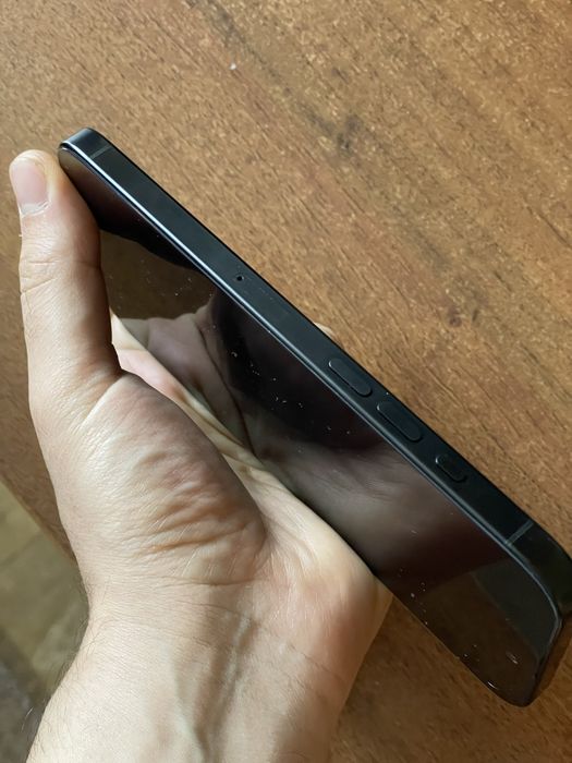 iPhone 16 Pro Max 256 с дефектом