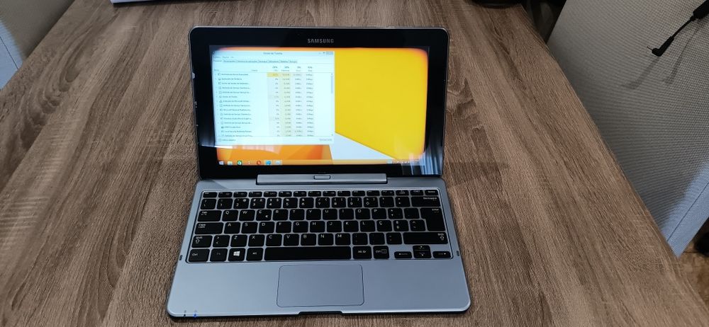 Samsung ATIV Smart PC - Tablet / PC