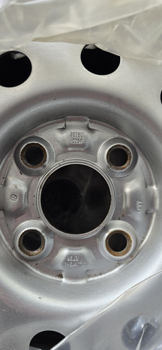 Koło 13” 4x100 145/80 R13 – stan bardzo dobry