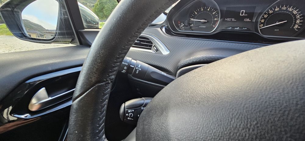 Peugeot 208 1.2 Vti 86 Cv Nacional