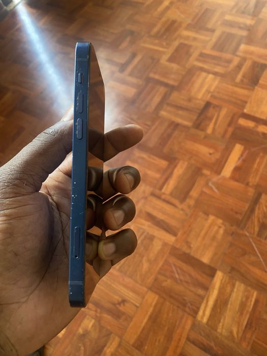 Iphone 12 a venda