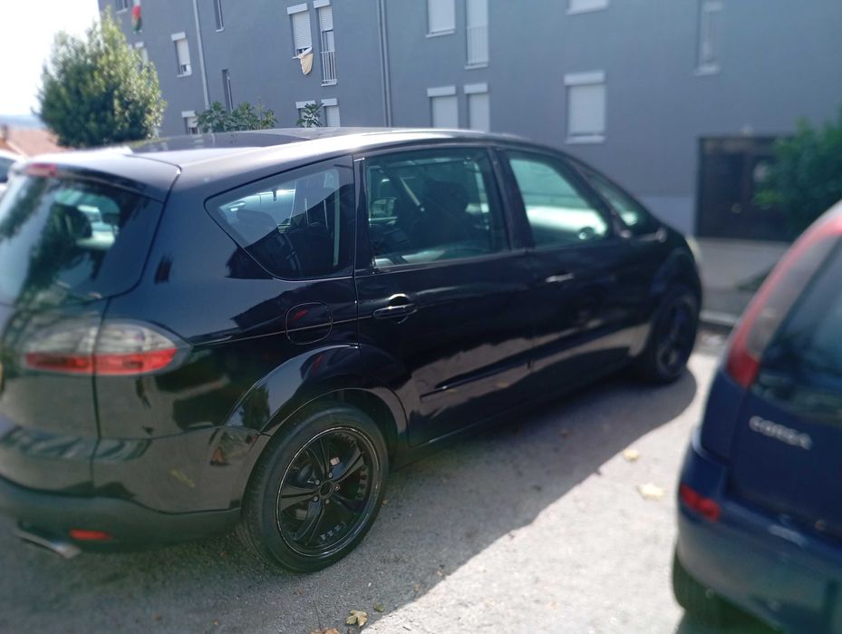 Ford S-Max — fotografia 2