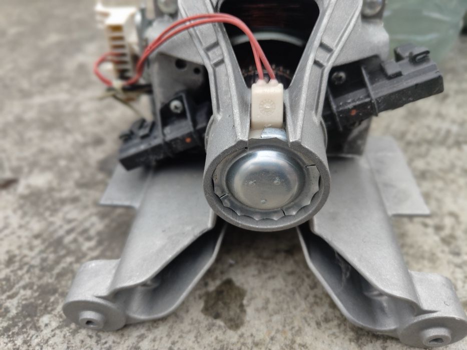 Запчастини до вертикальної пралки zanussi zwq 5100