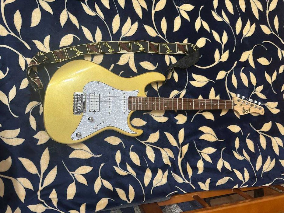 Электрогитара Cort G250 CGM/Гітарний комбік Cort CM15R