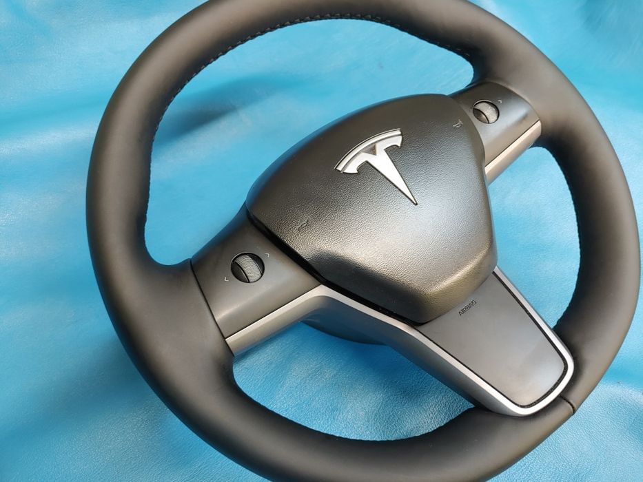 Руль, кермо TESLA Тесла