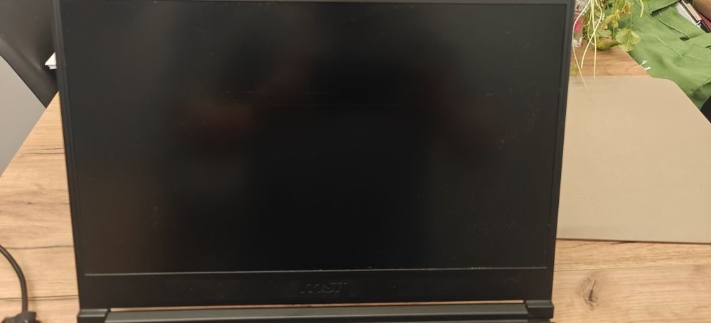 MSI gf65 THIN 10 UE i7