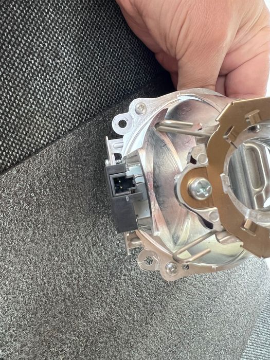 Линза в фару Ford Mustang, Lexus GS (2012-2015)