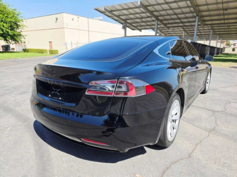 Tesla Model S 75D      2018