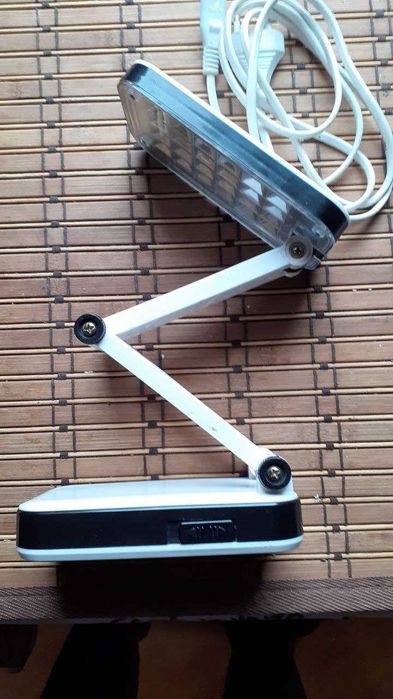 Настольная LED лампа с аккумулятором