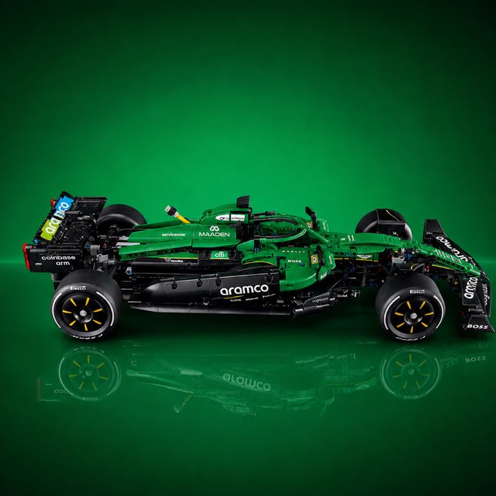 Конструктор Technic – F1 Aston Martin Aramco AMR25 (42240) | 1547 деталей | сумісний з LEGO