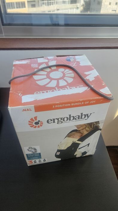Redutor para Recém-Nascido Ergobaby (Infant Insert) - Bege