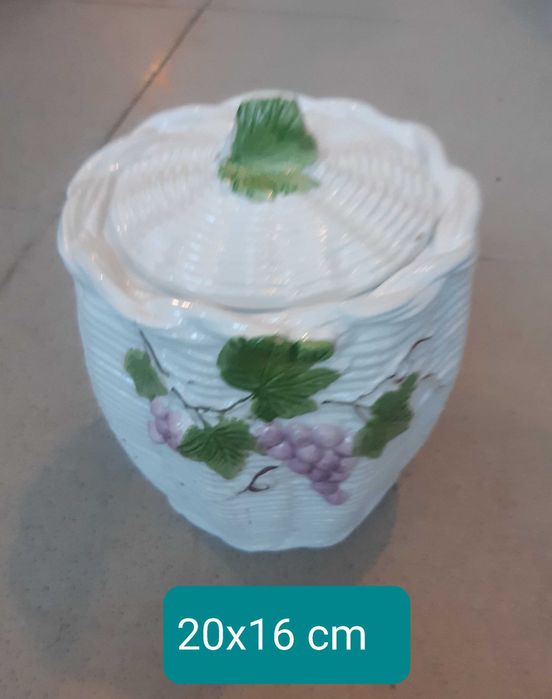 Bonito Pote em faiança Portuguesa