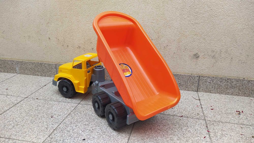 Camião de brincar articulado basculante NOVO (77cm)