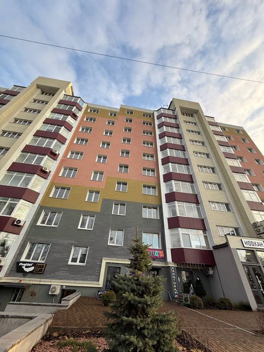 Простора 1-кімнатна в самому центрі Білогородки
