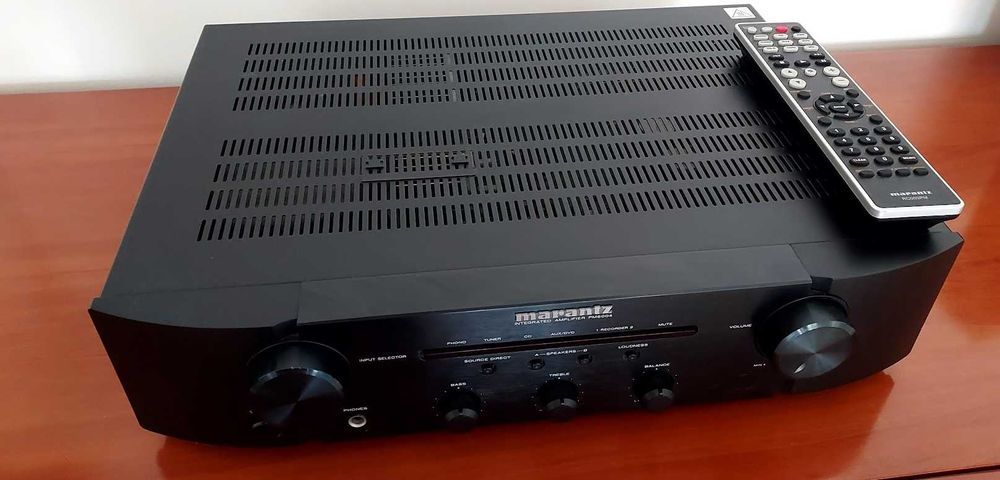 Amplificador Marantz PM6004 (comando incluído)
