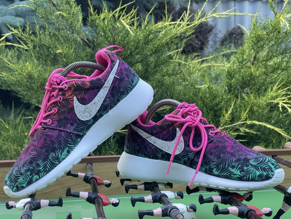 Кросівки для бігу Nike Girls Roshe Run Green Pink 677784-602