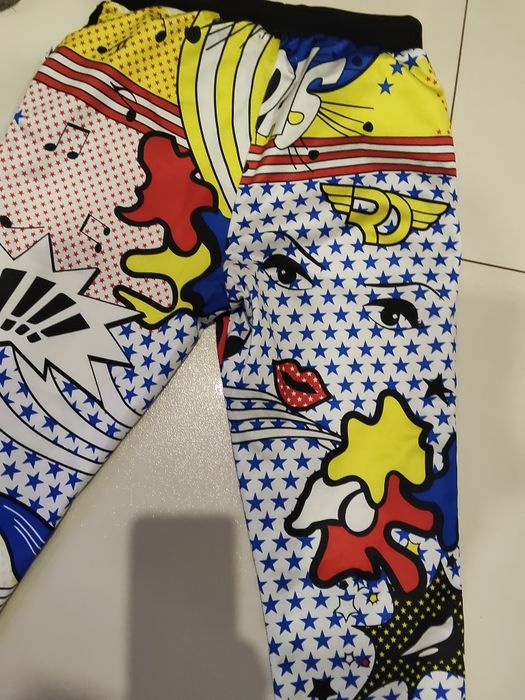 Spodnie adidas komiksowe Rita Ora