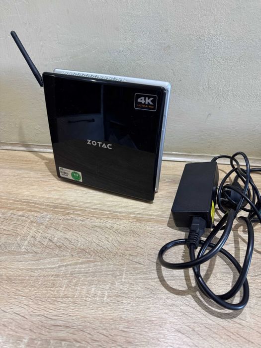 Mini komputer ZOTAC ZBOX-BI323 – Windows 10, SSD, zasilacz
