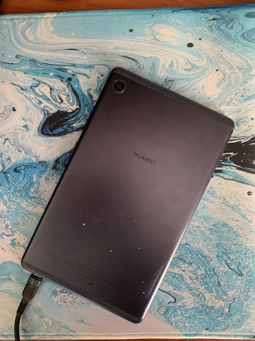 Продам два планшета одним лотом HUAWEI Mate Pad T8 Wi-Fi 16gb та Samsung SM-T111