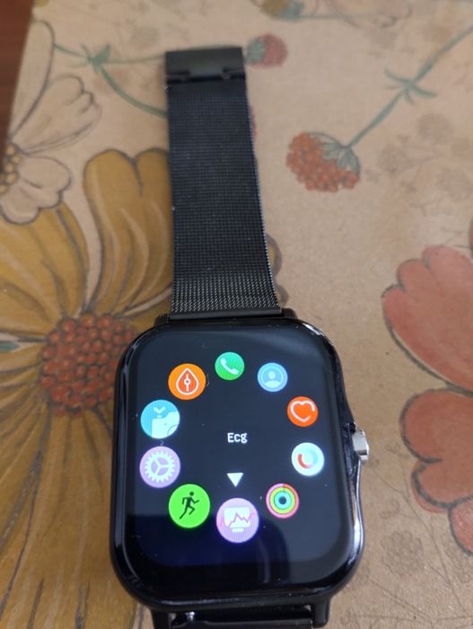 Smartwatch relógio com bracelete metálica ajustável. Como novo.Excelen