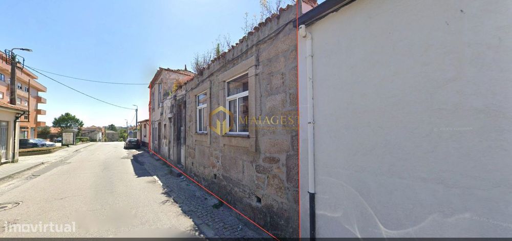 Lote de Terreno com Duas Moradias independentes para recuperar