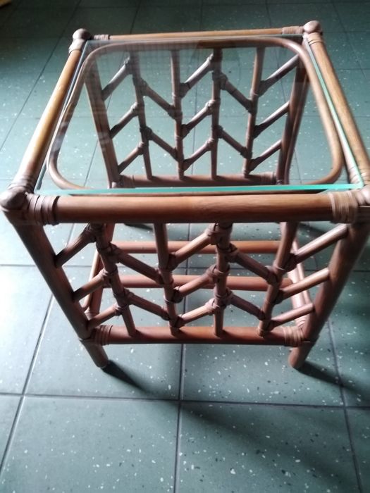 Stoliczek z rattanu kawowy mały