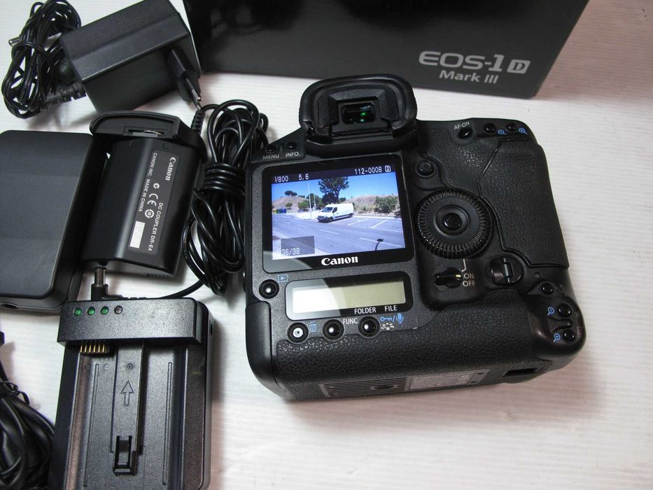 Canon 1D Mark III na caixa com ou sem lente - Ver descrição