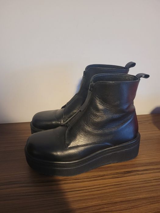 Zign bodki na platformie zamek roz.37