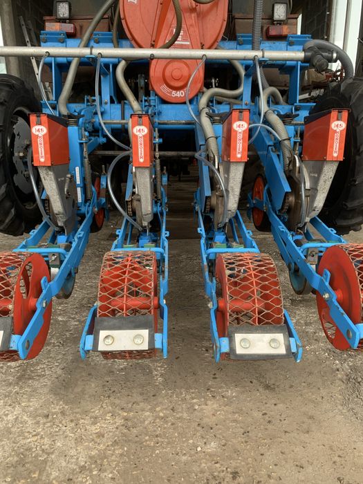 Usługa siewu/Wynajem siewnika cebula/marchew/pietruszka/buraczek