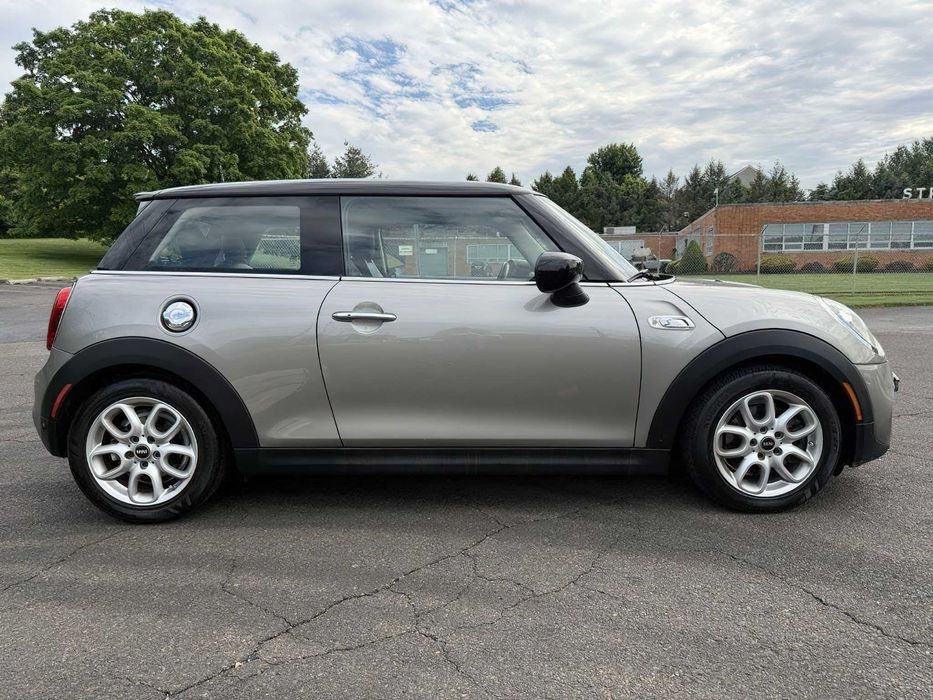 MINI Cooper      2021