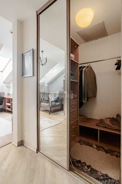 Продаж Квартира 5кім. 325м2 вул. Софіївська Дворівнева Газ Метро