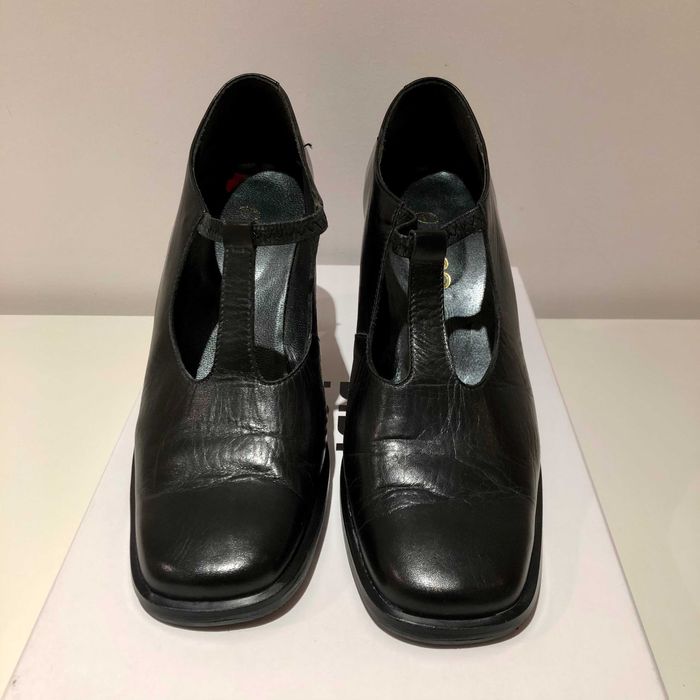 Sapatos pretos de pele tam.38 (novos)