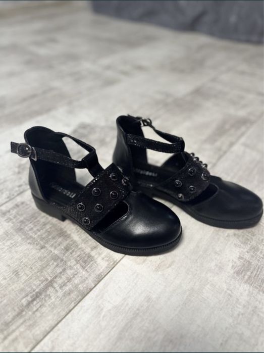 Туфлі для дівчинки