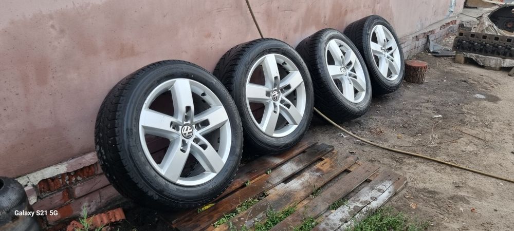 Резина с дисками  в отличном состоянии R19