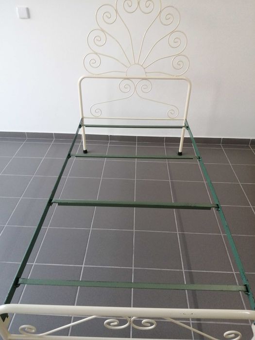 Cama de ferro criança (corpo e meio)