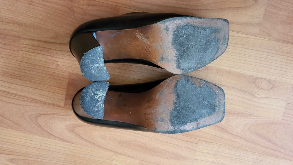 Czarne półbuty damskie Ryłko