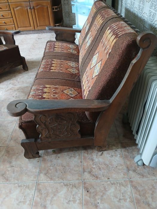 1 sofa 3 lugares  + 2 individuais  estilo tapeteria