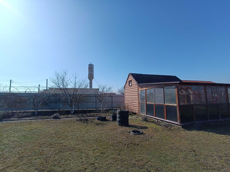 Продам ділянку з дачним будинком с.Санжійка