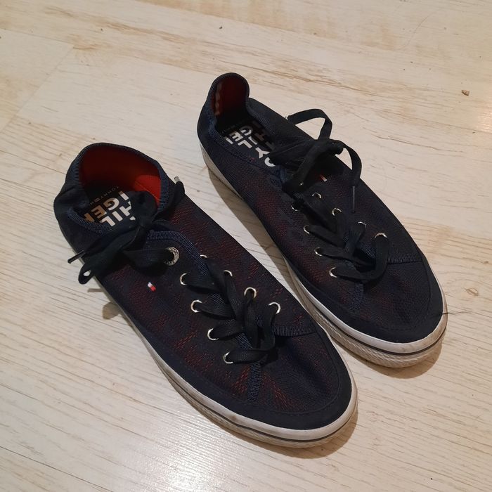 Tommy Hilfiger rozmiar 40 trampki granat