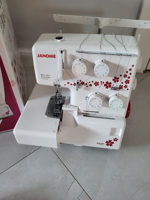 Owerlock Janome 990 D