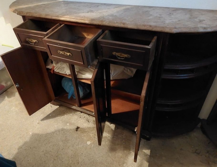 Móvel clássico de corredor