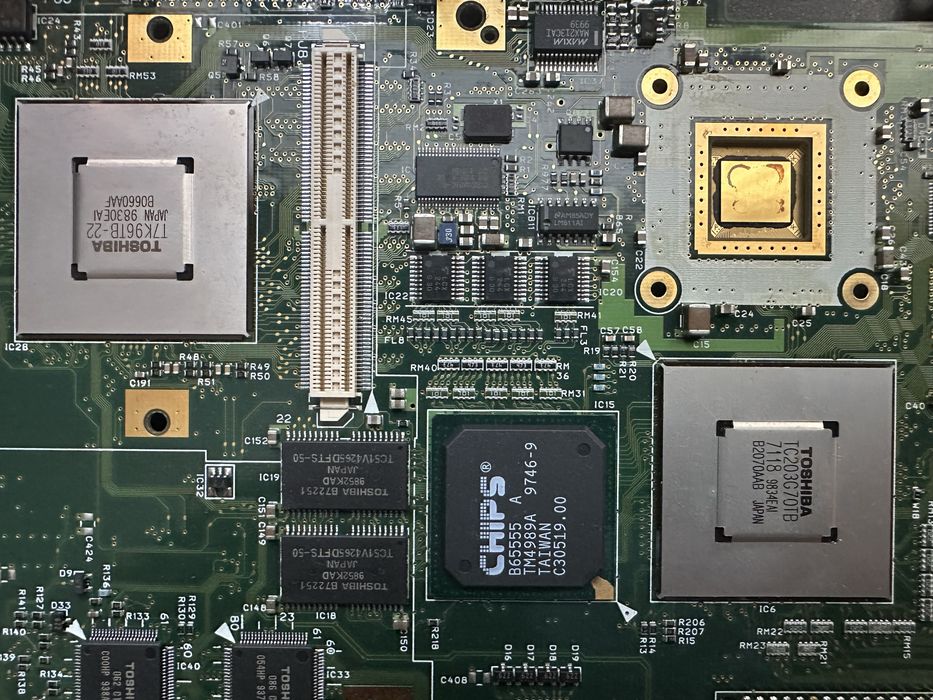 Intel SL28Q TT233 на платі Toshiba S320CDS