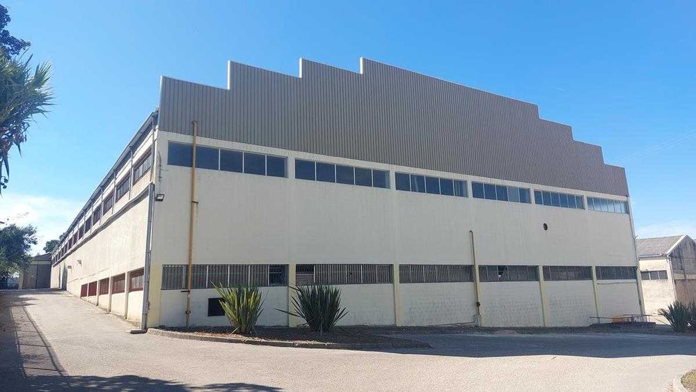 Complexo comercial e industrial (armazéns)