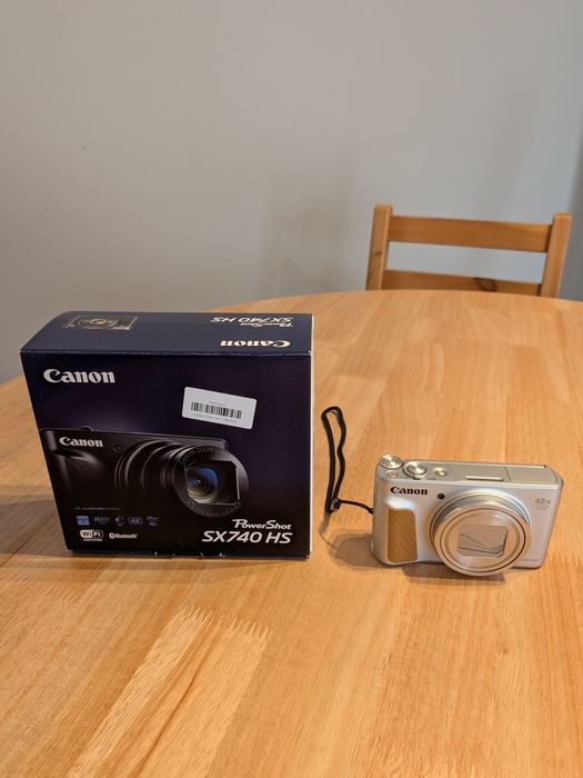 Canon SX740 HS prateada