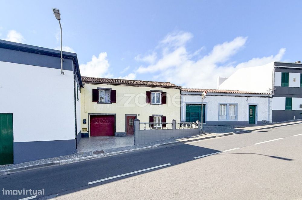 Moradia T3 em Santa Cruz, na Lagoa