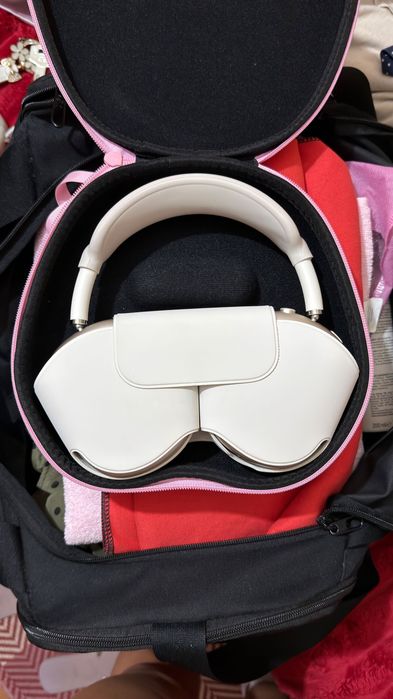 AirPods Max Apple