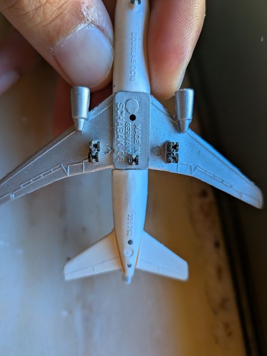 Avião miniatura continental