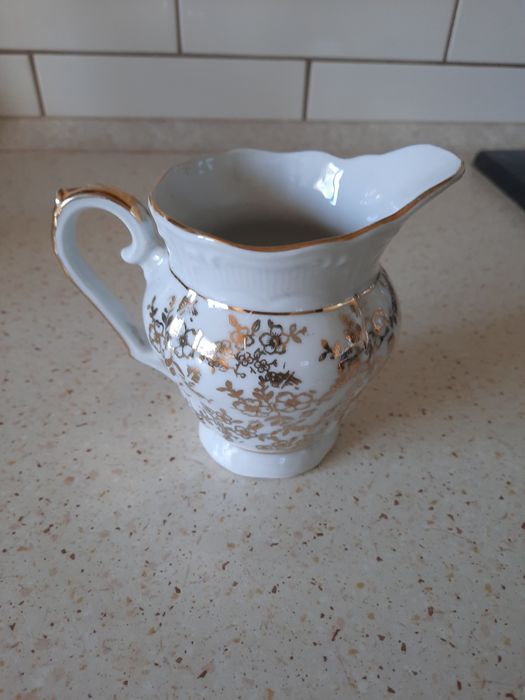 Porcelanowy mlecznik