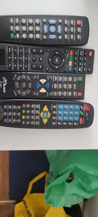 Piloty do telewizorow uniwersalne