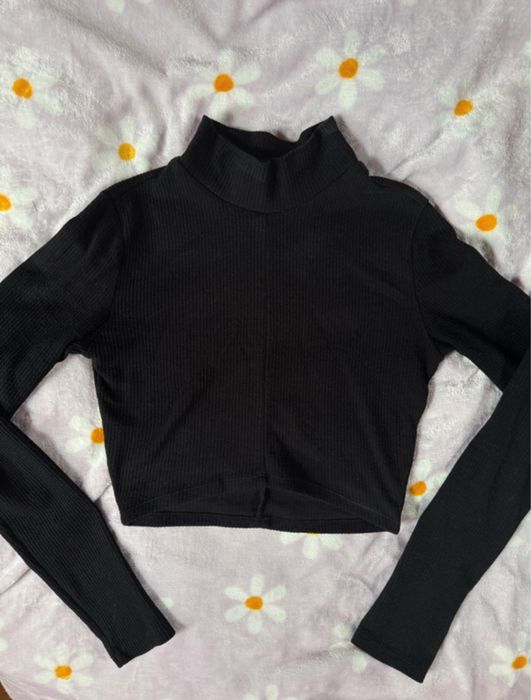 krótka bluzka top z długimi rękawami / półgolf Bershka r. S